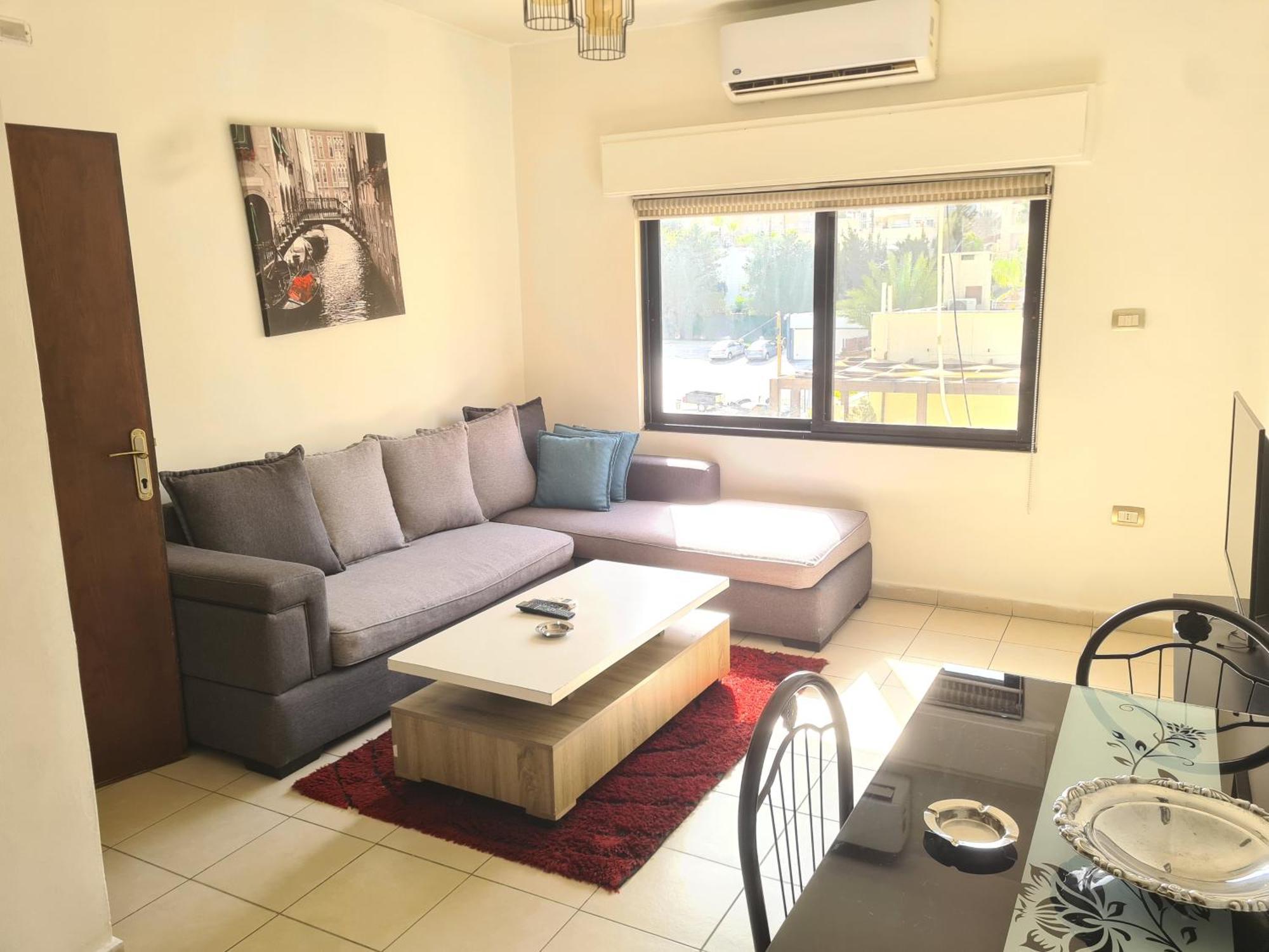 Dair Ghbar Gate Apartments Амман Номер фото